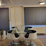 Villa Deluxe *