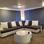Villa Deluxe *